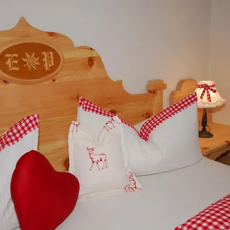 Haus Tasser 메이른호픈